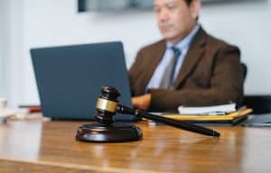 Read more about the article 5 Reasons to Hire Insurance Lawyer in Sydney for Your Insurance Claims